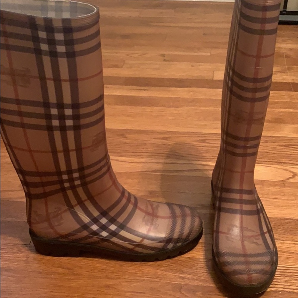 Burberry Rain Boots size 6 (39)
